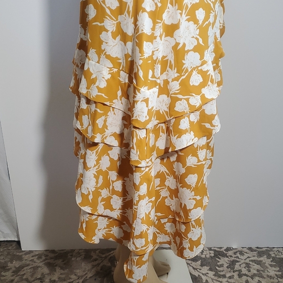 NWT Lulus Floral Ruffle Asymmetrical Wrap Dress in Yellow and White Size L - Picture 7 of 15